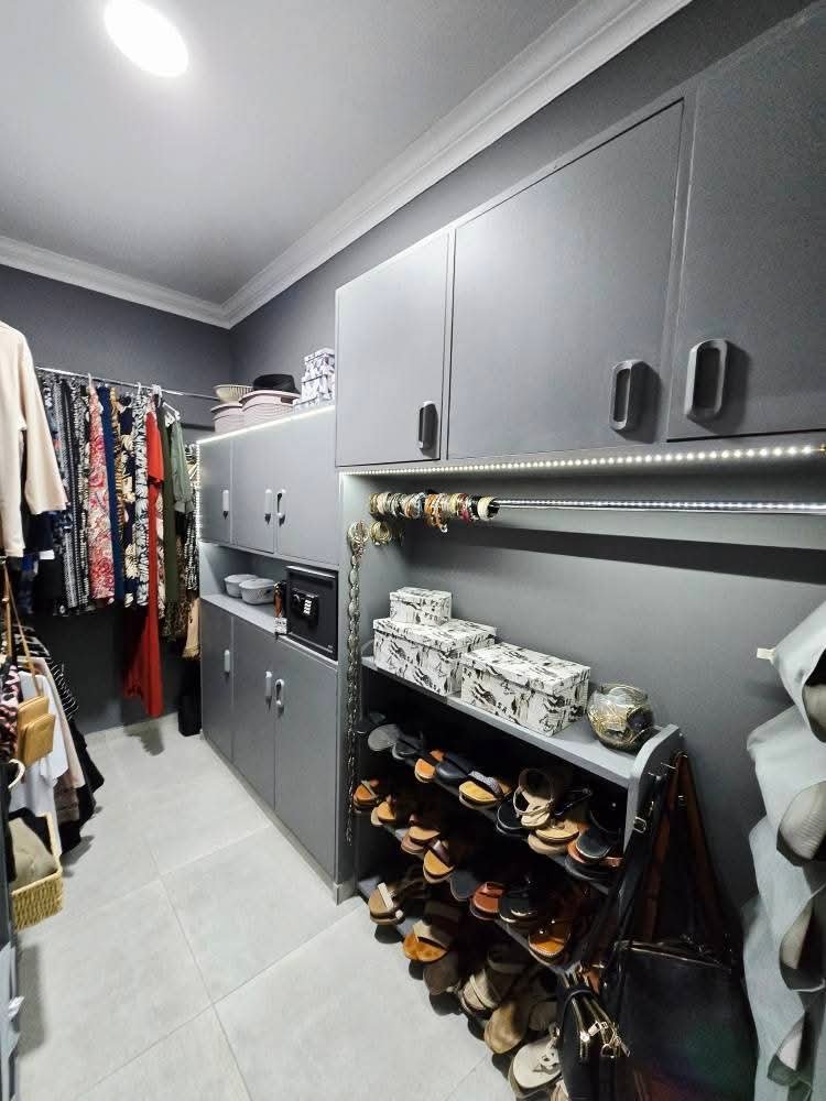 5 Bedroom Property for Sale in Irene Park North West